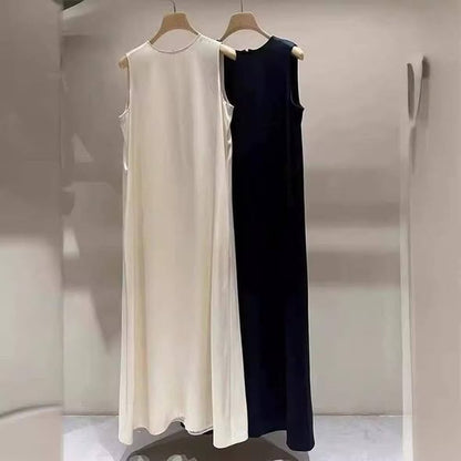 *DM for orders* 🔥 Can’t decide what to wear under your kimono or cardigan? Here’s the solution 👗 Basic Crepe Dress — light, comfy & elegant ✨ 🖤 Colours: White / Black / Beige 📏 Sizes: XL & 2XL 📩 Limited stock — order yours now